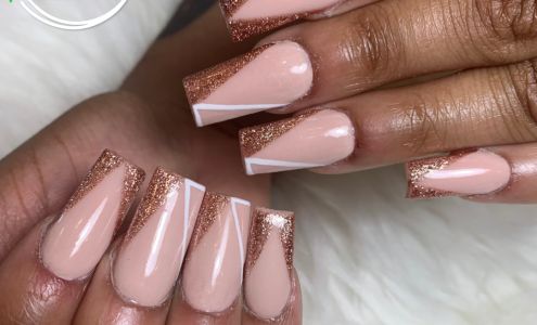 N NAILS & SPA LOUNGE