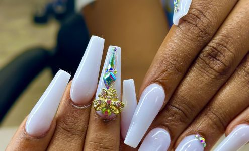 Moonlight 24/7 Nails & Lashes