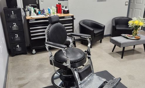 Turning Heads Barbershop and salon 113 Rose Ln STE E, Montrose Colorado 81401
