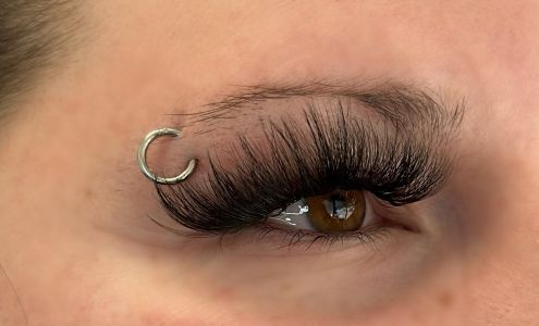 Lashes by HIR