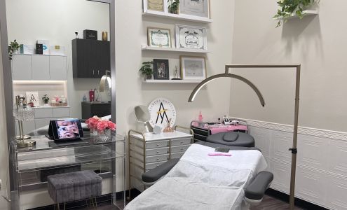 Alejandra Motielall - Beauty Artist