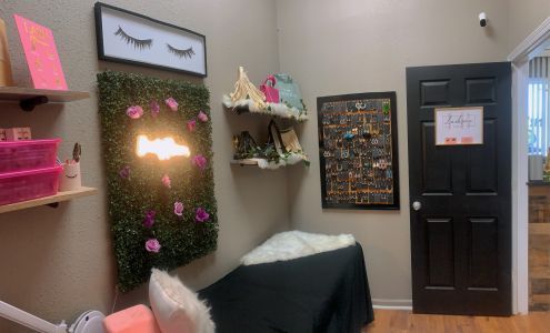 Lashzen Boutique