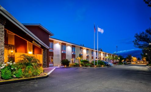 Best Western Plus Corning Inn