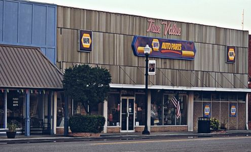 E & A Auto - NAPA and hardware store