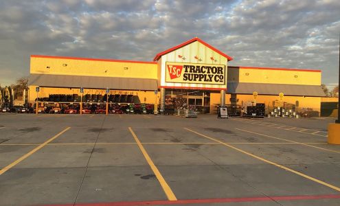 Tractor Supply Hearne