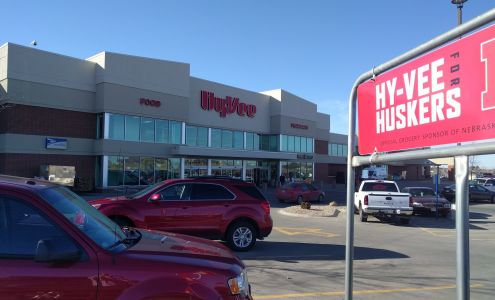 Hy-Vee Grocery Store