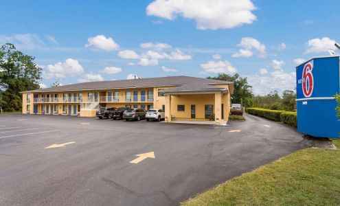 Motel 6 Macclenny, FL