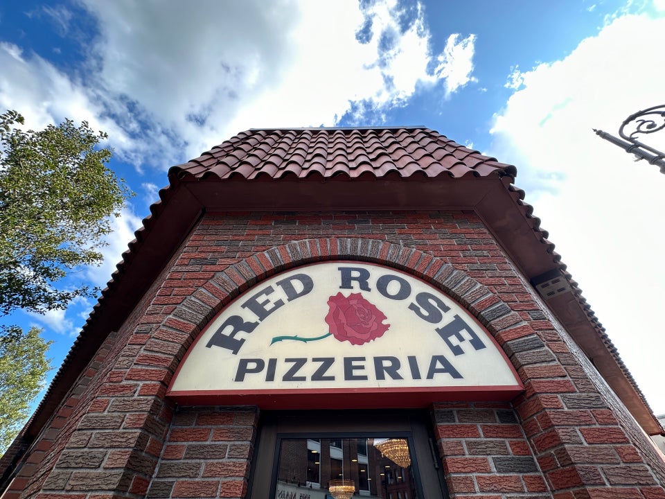 Red Rose Pizzeria