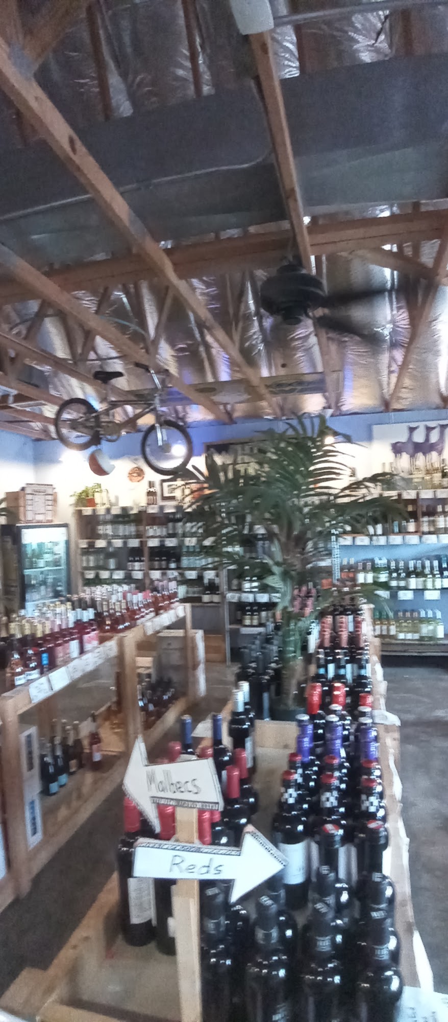 Beer & Wine shop at Friscos
