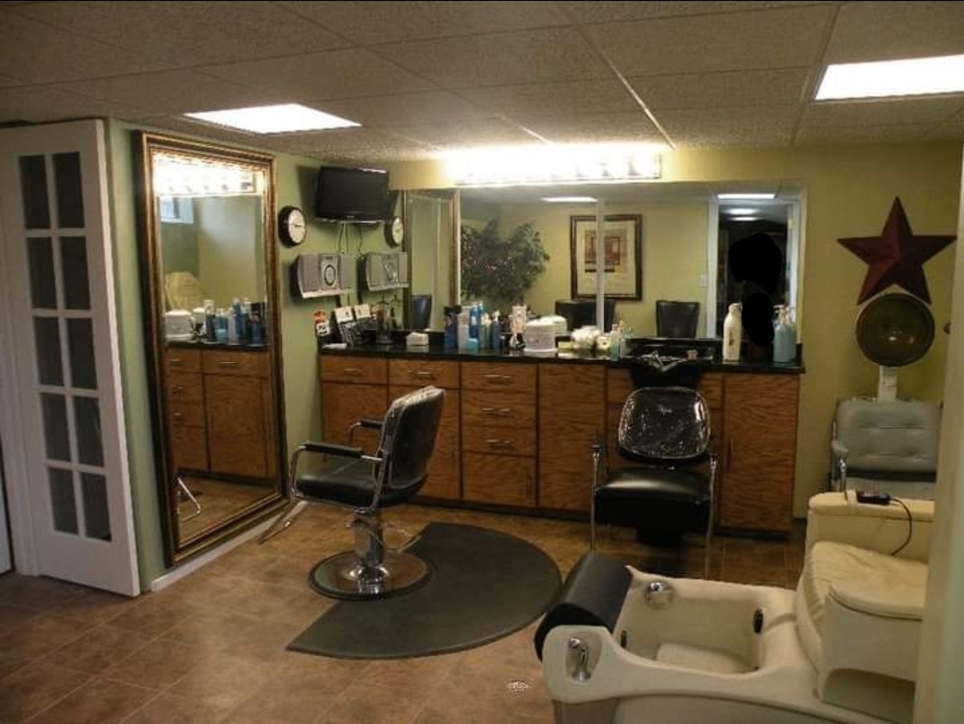 Salon De Ville 594 S 17th St, Blair Nebraska 68008