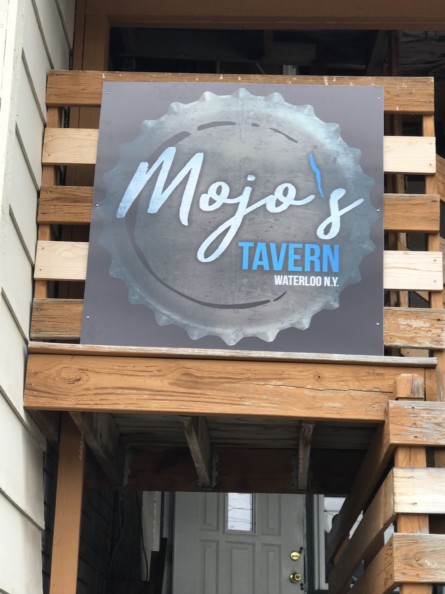 Mojo's Tavern