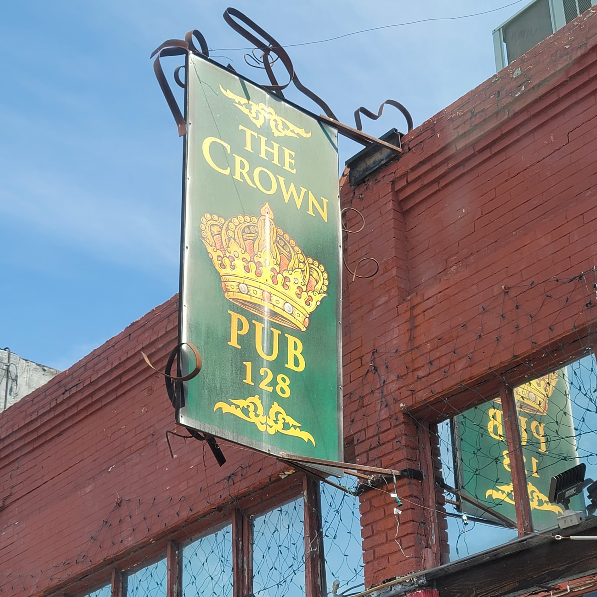 Crown Pub