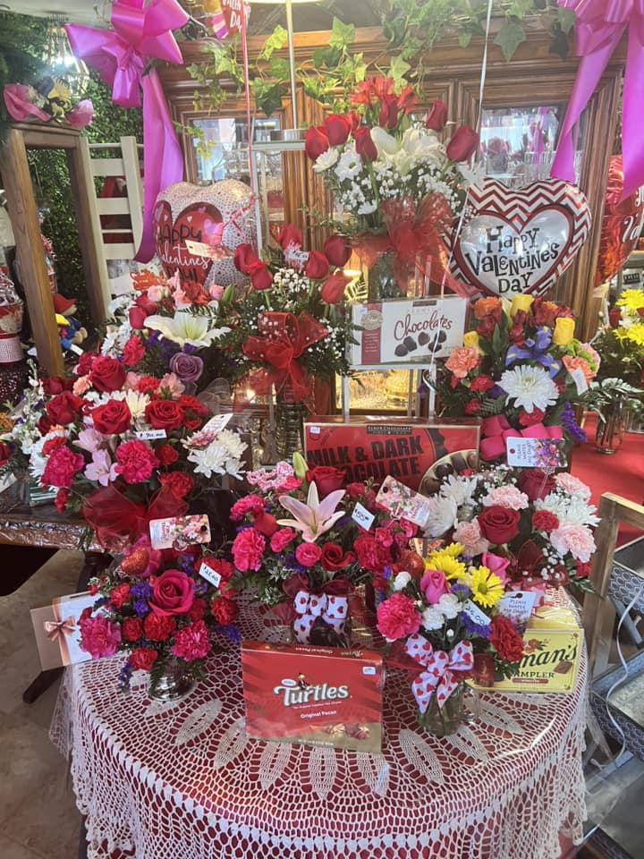 Nita's Flowers & Gifts 114 N Broadway St, Marlow Oklahoma 73055