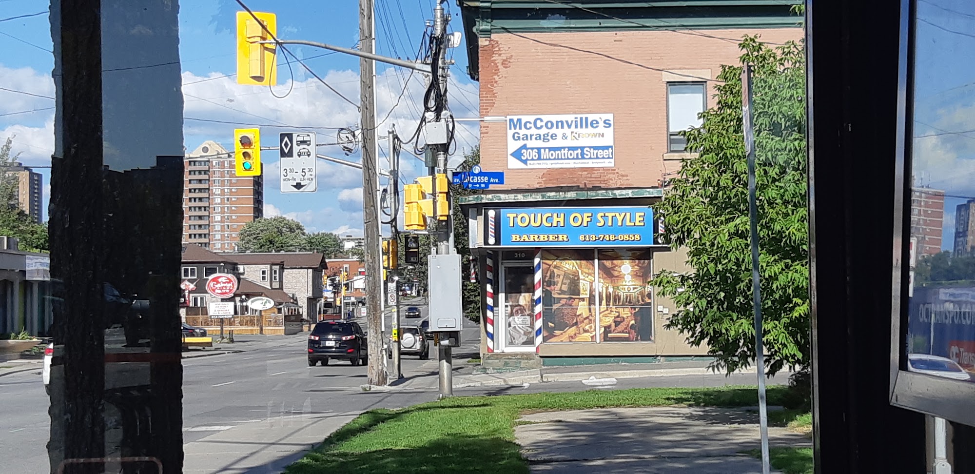 Touch of Style (barbershop) 310 Montréal Rd, Vanier Ontario K1L 6B5