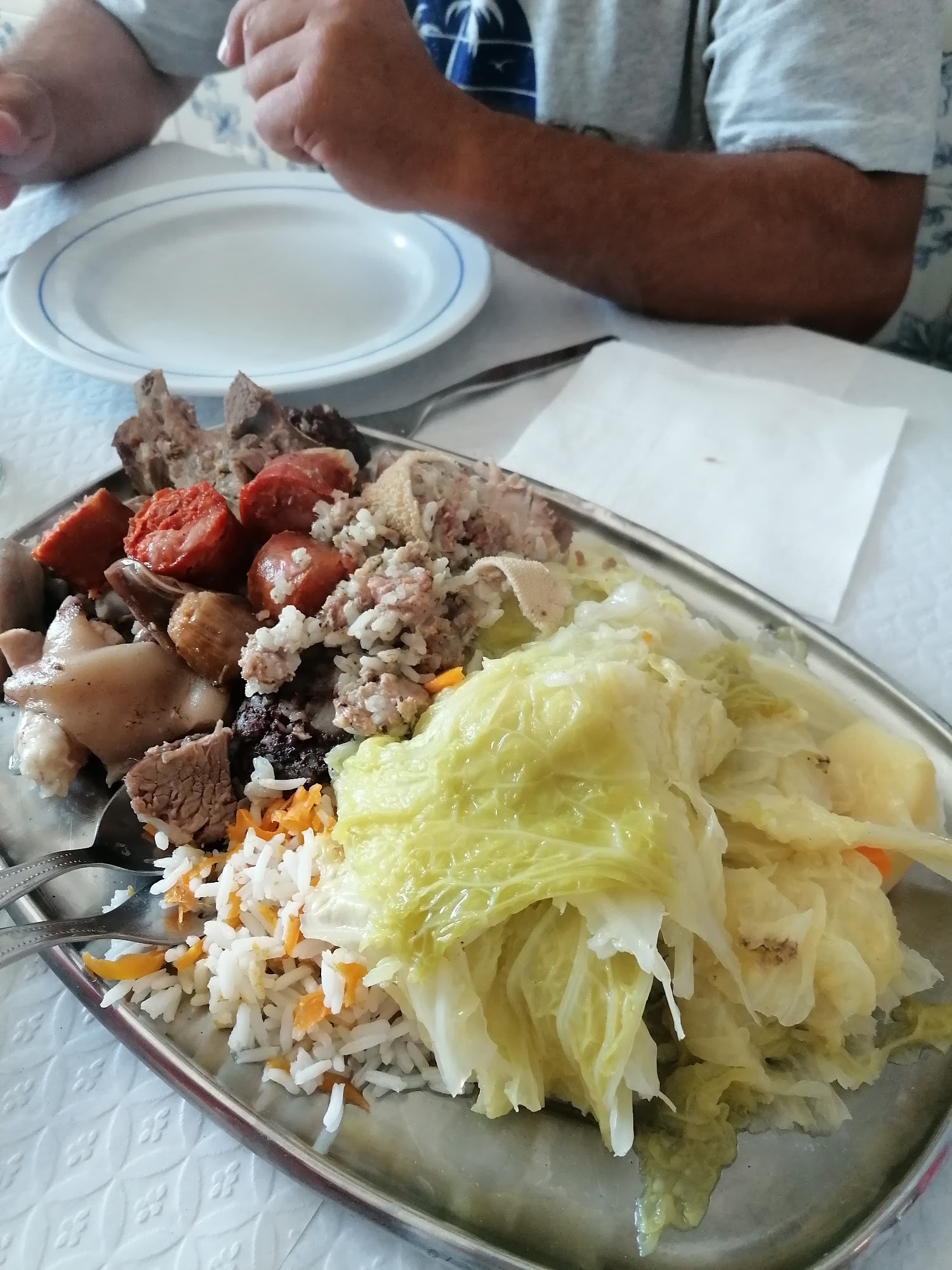 Café-Restaurante "O Veleiro" Av. da Portagem 391