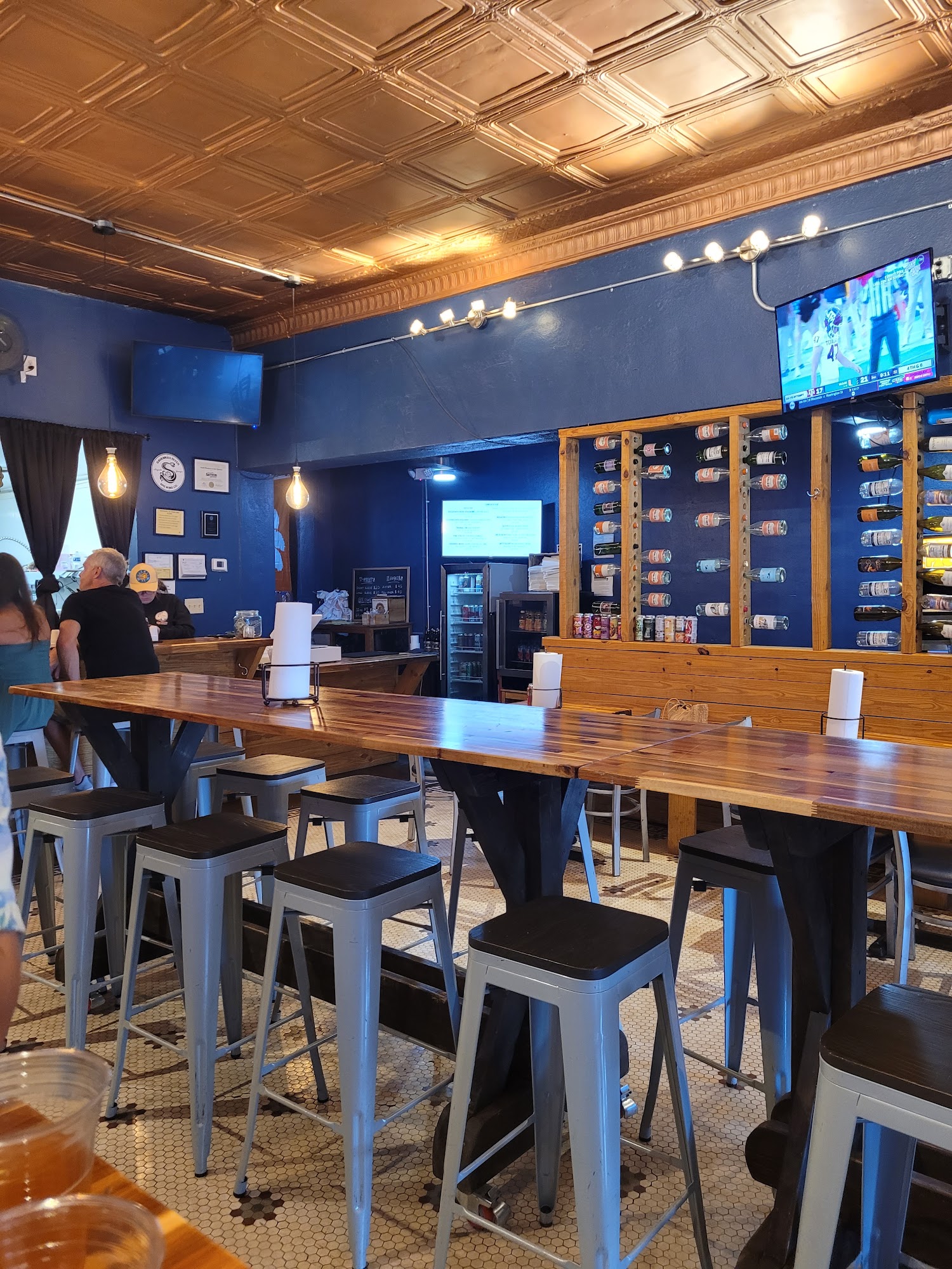 Palmetto Brothers Dispensary: Craft Beer and Wine Bar
