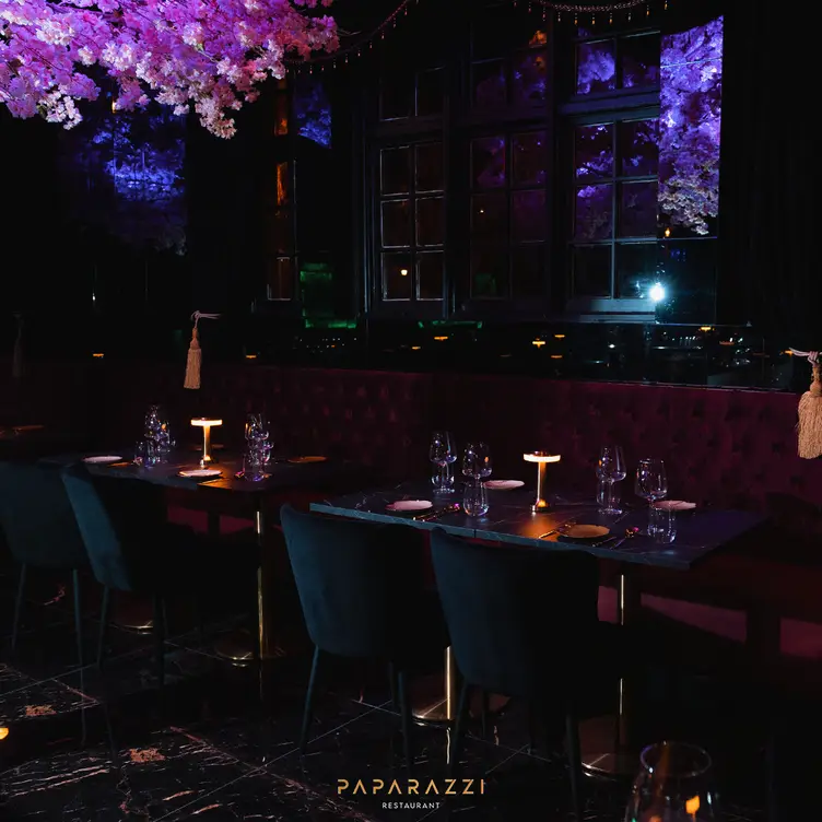 PAPARAZZI RESTAURANT