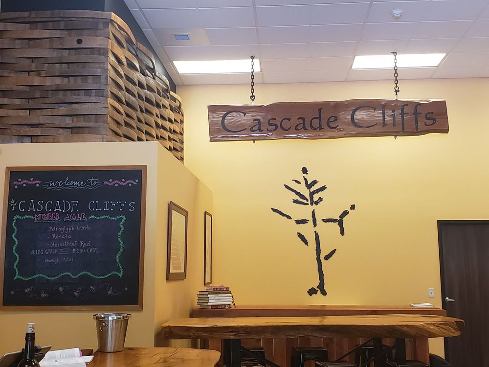 Cascade Cliffs Vineyard and Winery - Woodinville Tasting Room