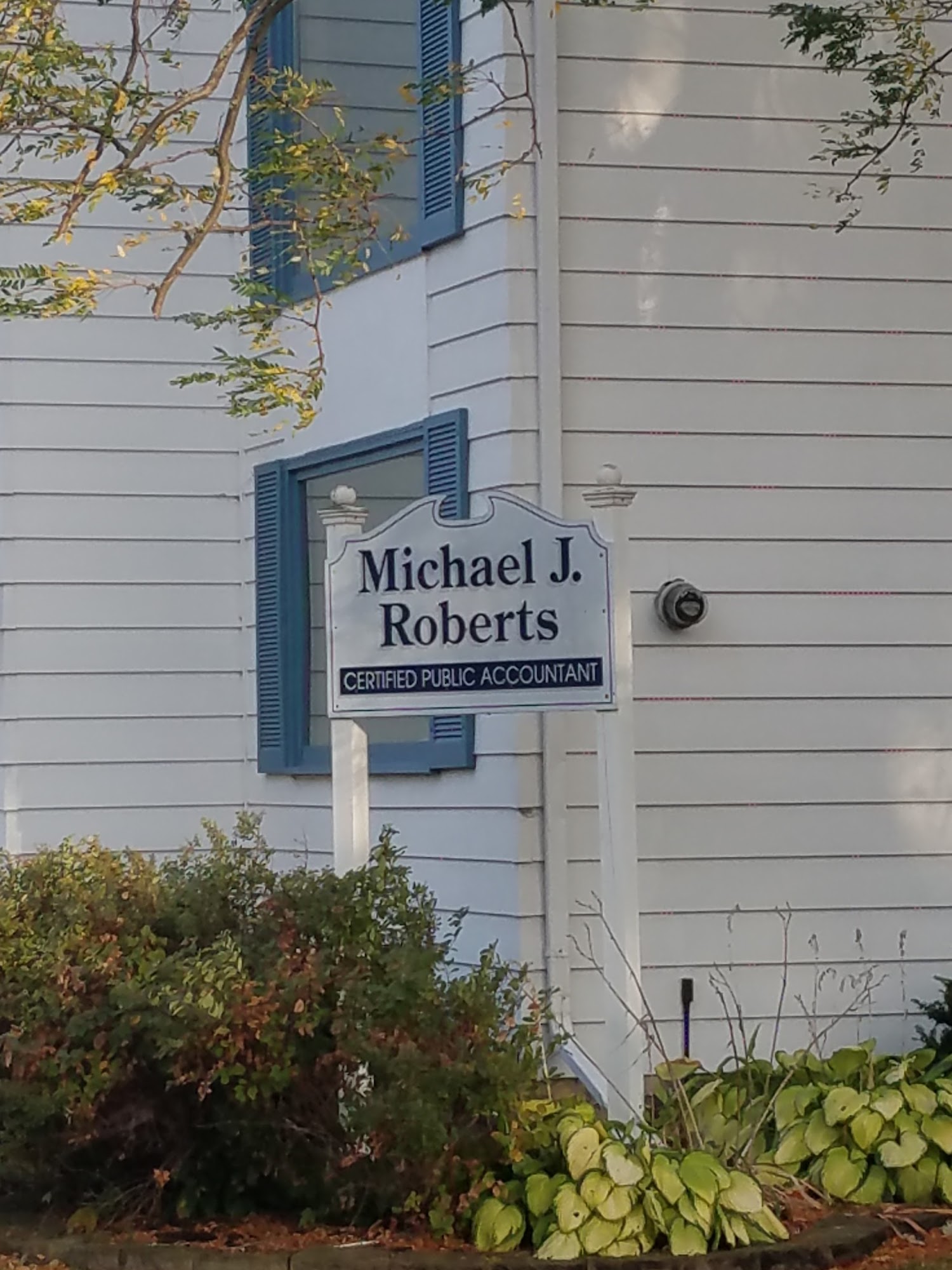 Roberts Michael J CPA 135 W Geneva St, Elkhorn Wisconsin 53121