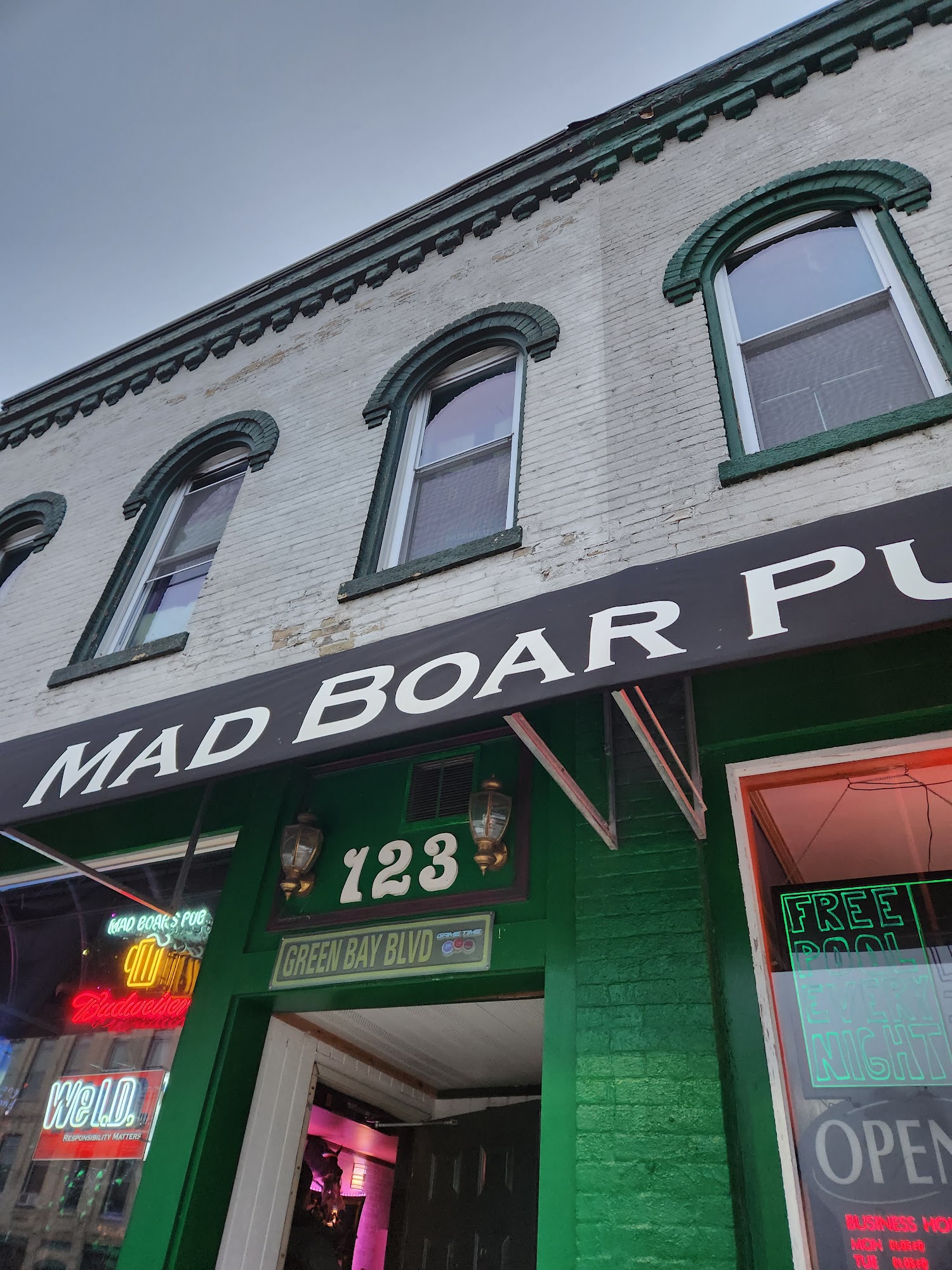 Mad Boar Pub